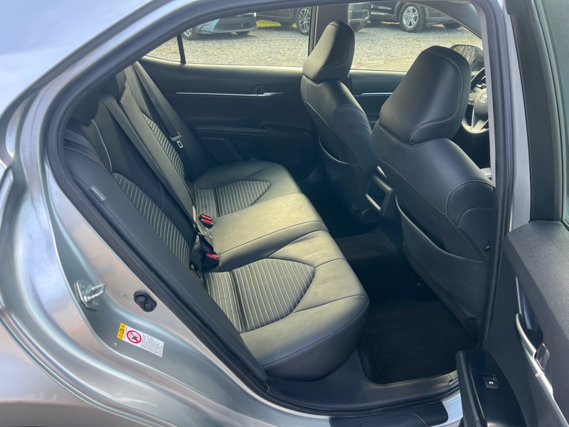 Toyota Camry SE Auto (Natl) 2018