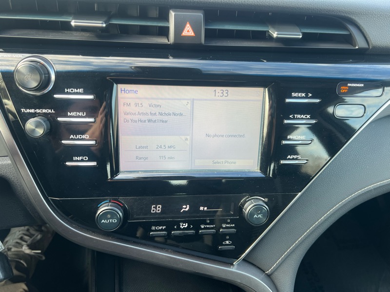 Toyota Camry SE Auto (Natl) 2018