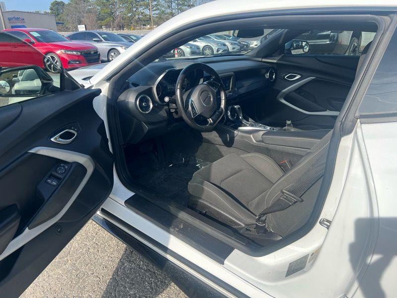 Chevrolet Camaro 2dr Cpe 1LT 2018