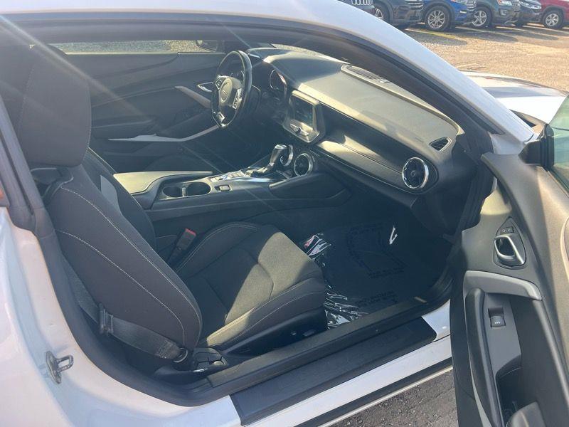 Chevrolet Camaro 2dr Cpe 1LT 2018