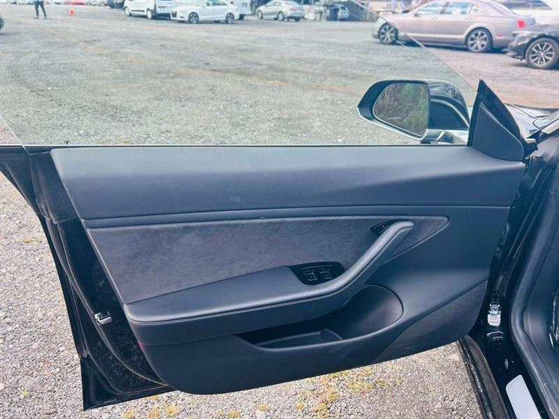 Tesla Model 3 Mid Range Battery RWD 2018