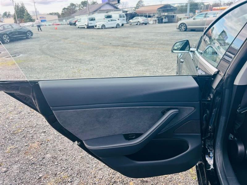 Tesla Model 3 Mid Range Battery RWD 2018