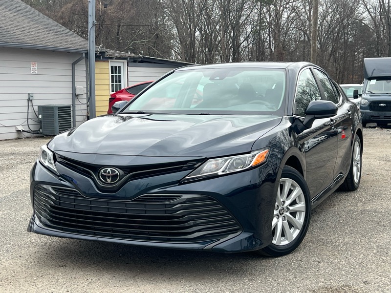 2020 Toyota Camry LE Auto (Natl)