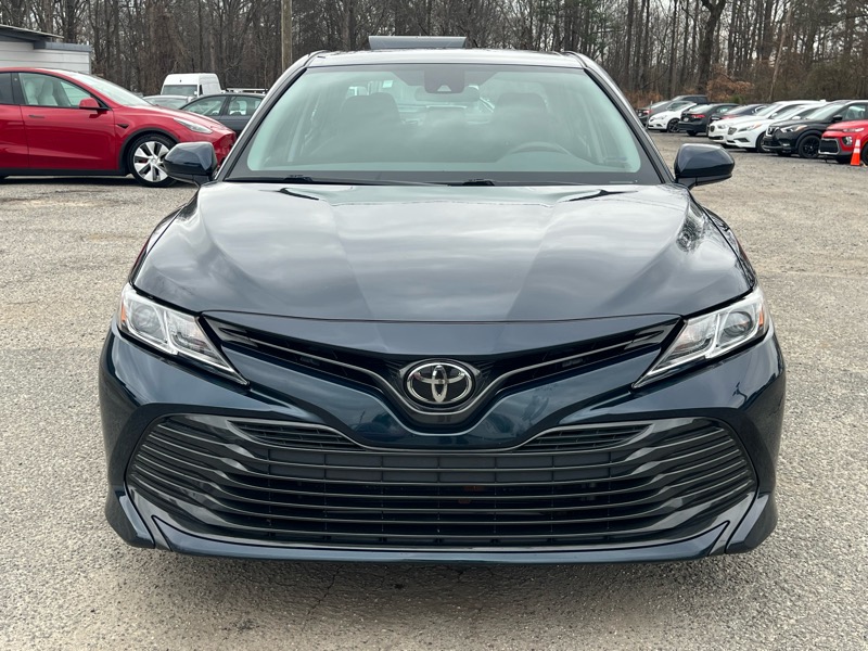 Toyota Camry LE Auto (Natl) 2020