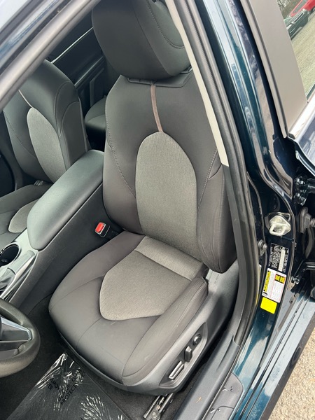 Toyota Camry LE Auto (Natl) 2020