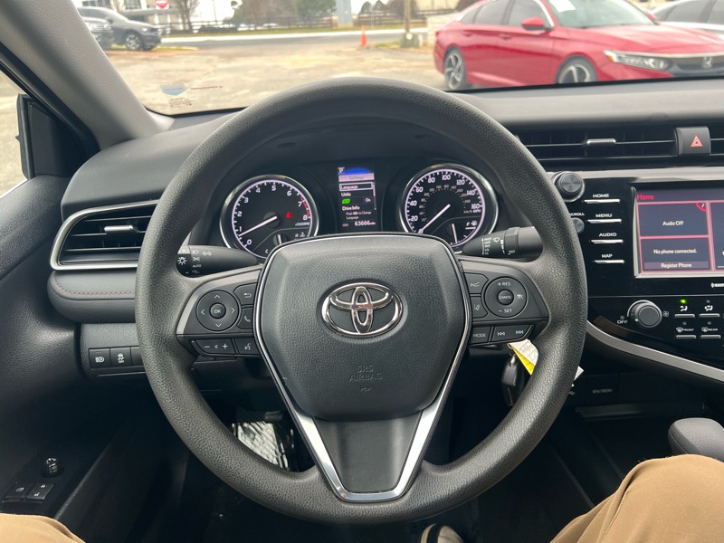 Toyota Camry LE Auto (Natl) 2020