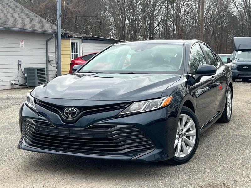 2020 Toyota Camry LE Auto (Natl)
