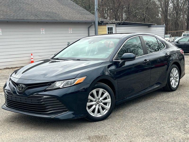 Toyota Camry LE Auto (Natl) 2020