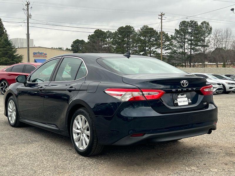 Toyota Camry LE Auto (Natl) 2020