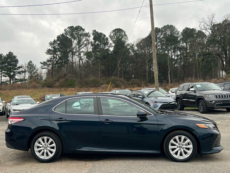 Toyota Camry LE Auto (Natl) 2020