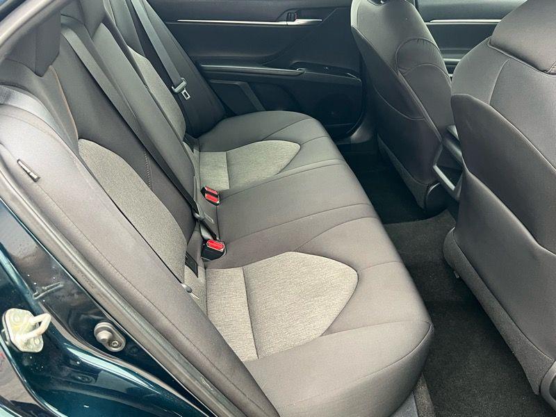 Toyota Camry LE Auto (Natl) 2020