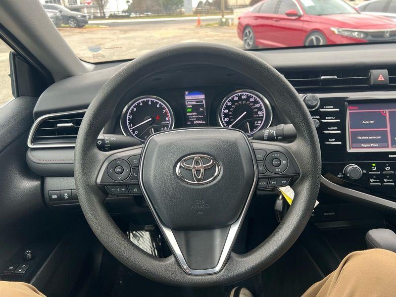 Toyota Camry LE Auto (Natl) 2020