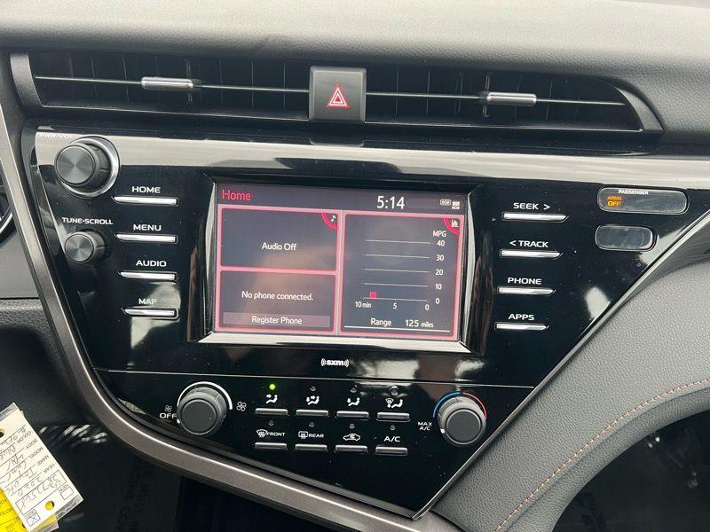 Toyota Camry LE Auto (Natl) 2020