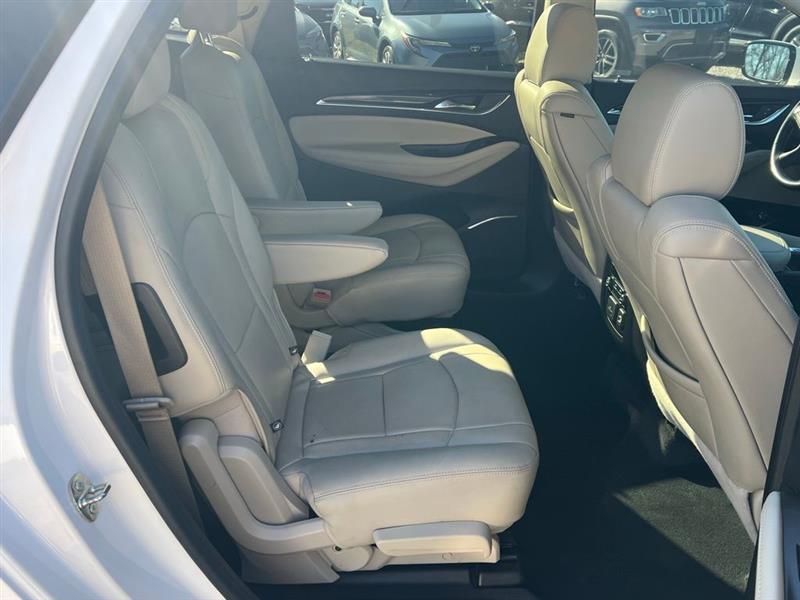 Buick Enclave FWD 4dr Essence 2021