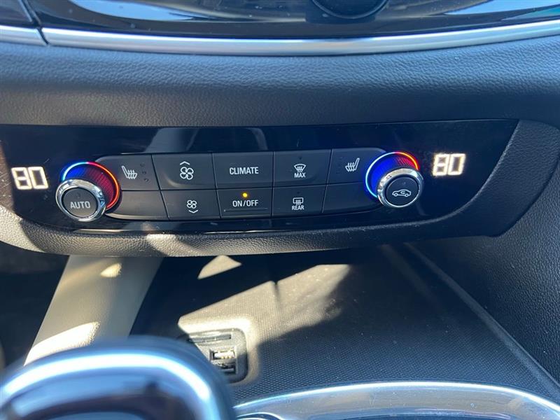 Buick Enclave FWD 4dr Essence 2021