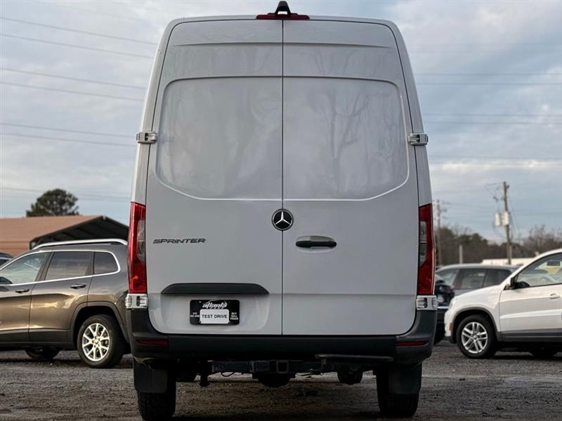 Mercedes-Benz Sprinter Cargo Van 2500 High Roof V6 170" RWD 2022