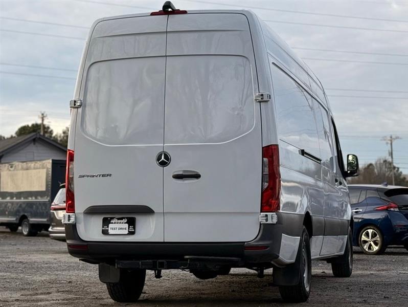 Mercedes-Benz Sprinter Cargo Van 2500 High Roof V6 170" RWD 2022