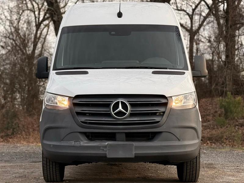 Mercedes-Benz Sprinter Cargo Van 2500 High Roof V6 170" RWD 2022