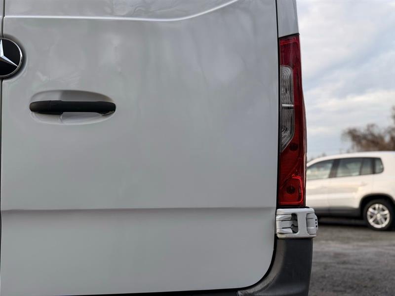 Mercedes-Benz Sprinter Cargo Van 2500 High Roof V6 170" RWD 2022