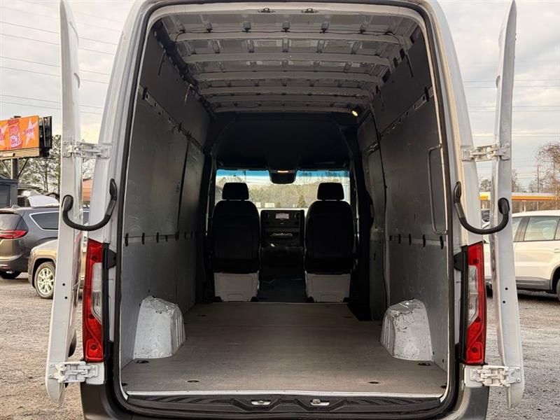 Mercedes-Benz Sprinter Cargo Van 2500 High Roof V6 170" RWD 2022
