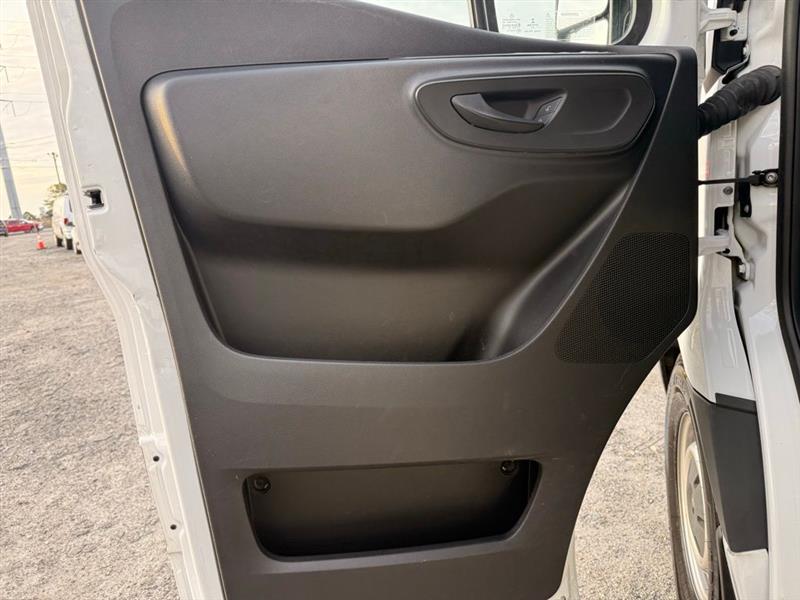 Mercedes-Benz Sprinter Cargo Van 2500 High Roof V6 170" RWD 2022