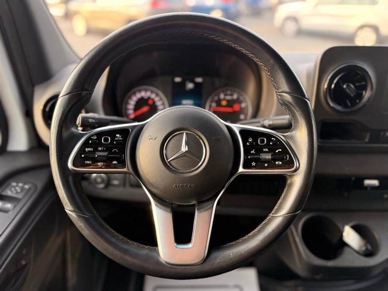 Mercedes-Benz Sprinter Cargo Van 2500 High Roof V6 170" RWD 2022