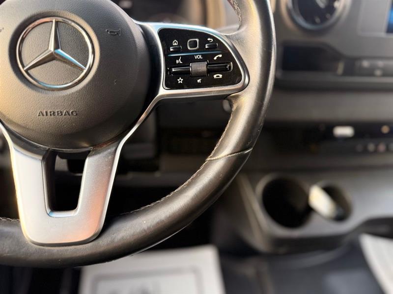 Mercedes-Benz Sprinter Cargo Van 2500 High Roof V6 170" RWD 2022