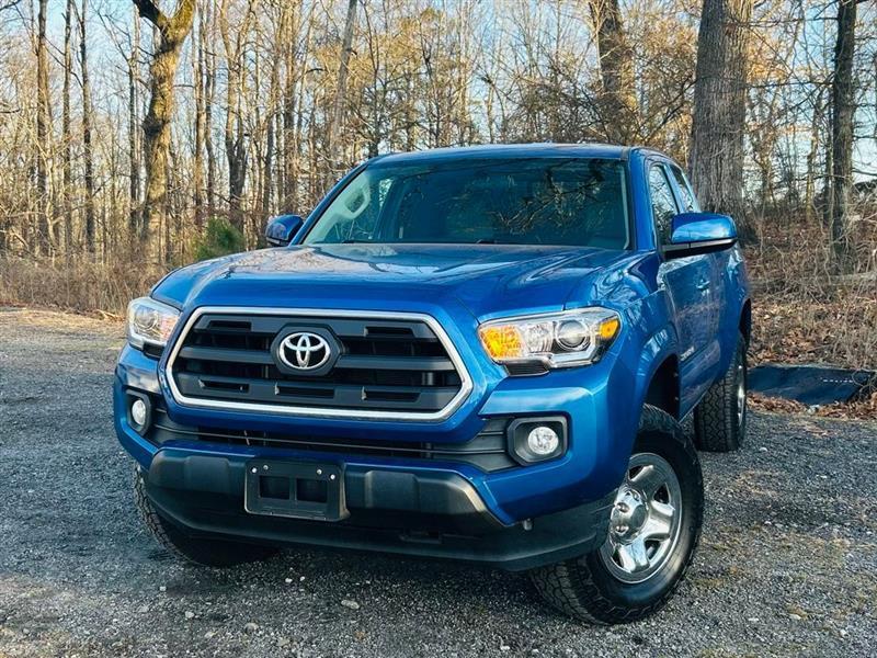 2017 Toyota Tacoma SR Access Cab 6' Bed I4 4x4 MT (Natl)