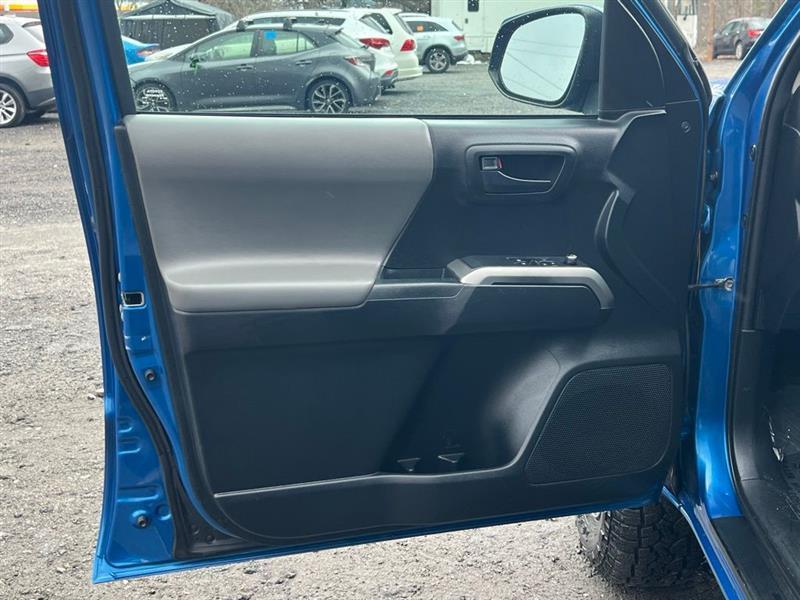 Toyota Tacoma SR Access Cab 6' Bed I4 4x4 MT (Natl) 2017