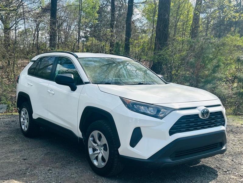 Toyota RAV4 LE FWD (Natl) 2020