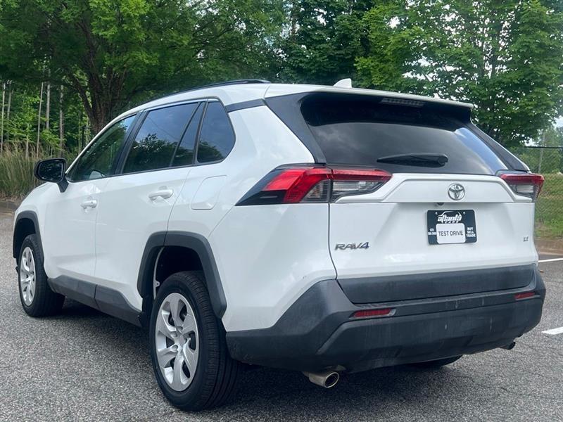 Toyota RAV4 LE FWD (Natl) 2020