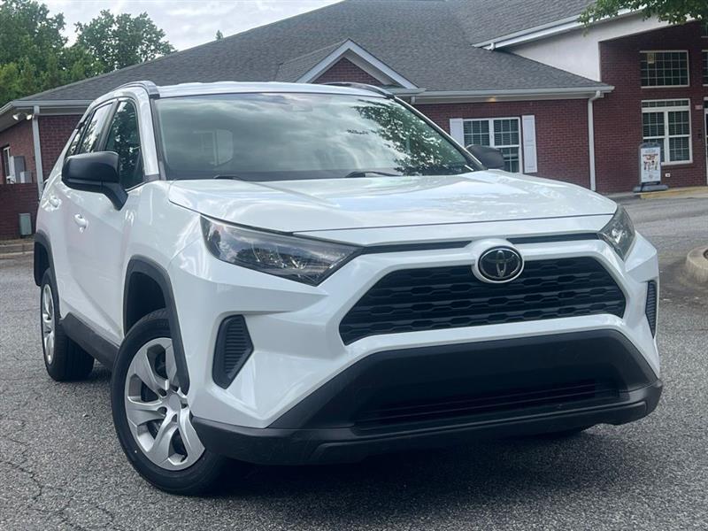 Toyota RAV4 LE FWD (Natl) 2020