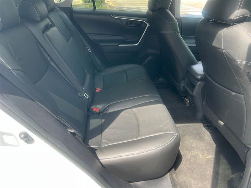 Toyota RAV4 LE FWD (Natl) 2020