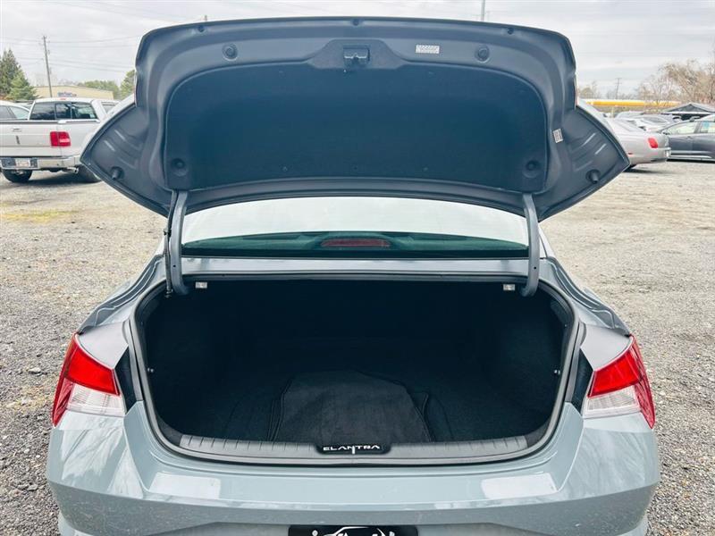 Hyundai Elantra SE IVT 2021