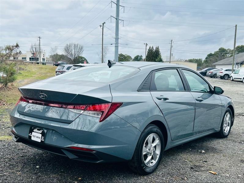 Hyundai Elantra SE IVT 2021