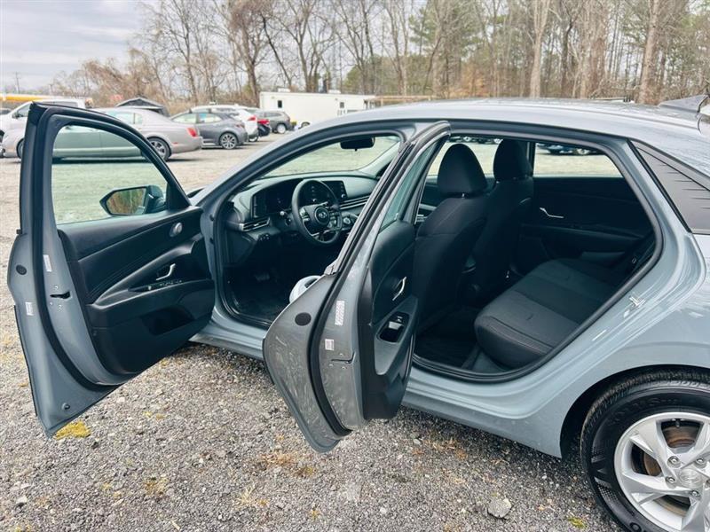 Hyundai Elantra SE IVT 2021