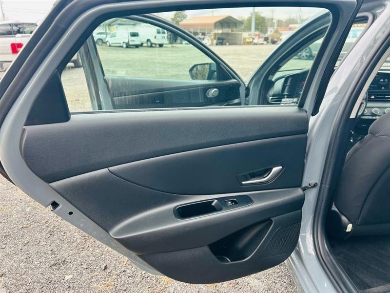 Hyundai Elantra SE IVT 2021