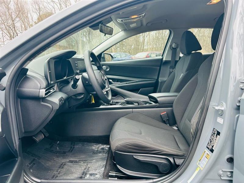 Hyundai Elantra SE IVT 2021