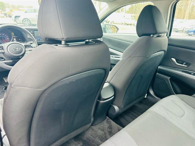 Hyundai Elantra SE IVT 2021