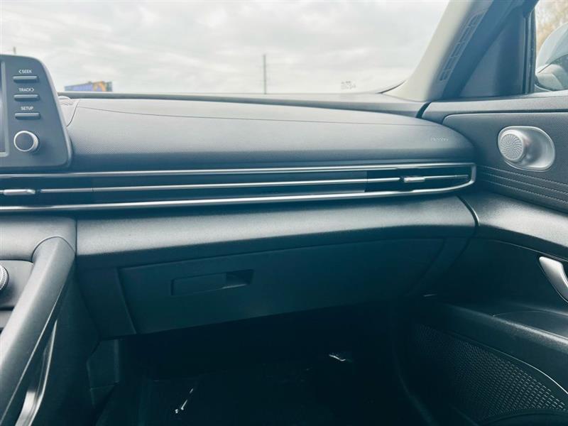 Hyundai Elantra SE IVT 2021