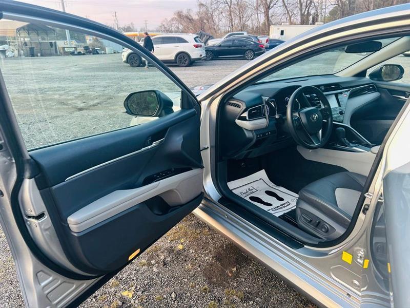 Toyota Camry LE Auto (Natl) 2019