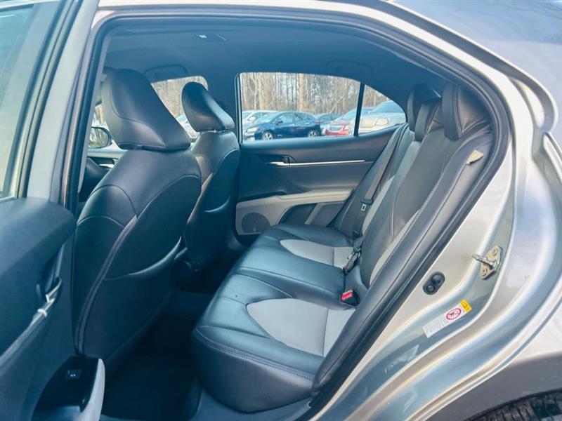 Toyota Camry LE Auto (Natl) 2019