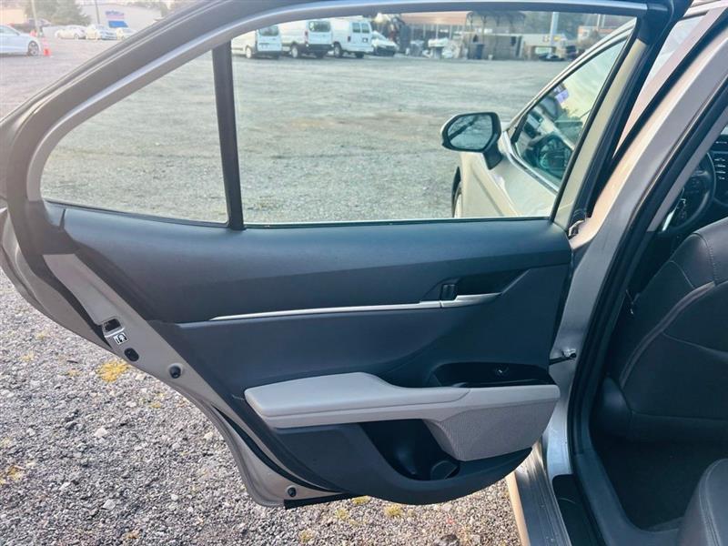 Toyota Camry LE Auto (Natl) 2019