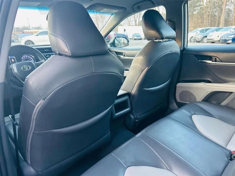 Toyota Camry LE Auto (Natl) 2019