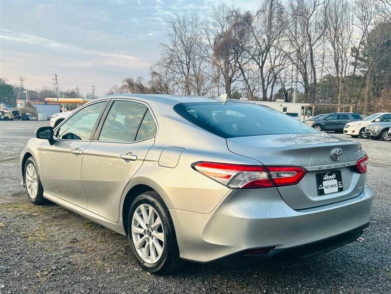 Toyota Camry LE Auto (Natl) 2019