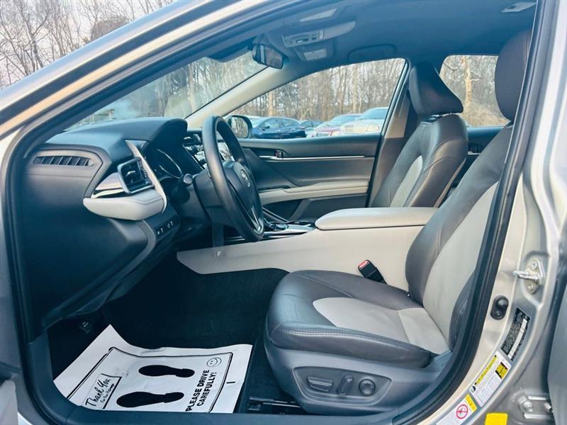 Toyota Camry LE Auto (Natl) 2019