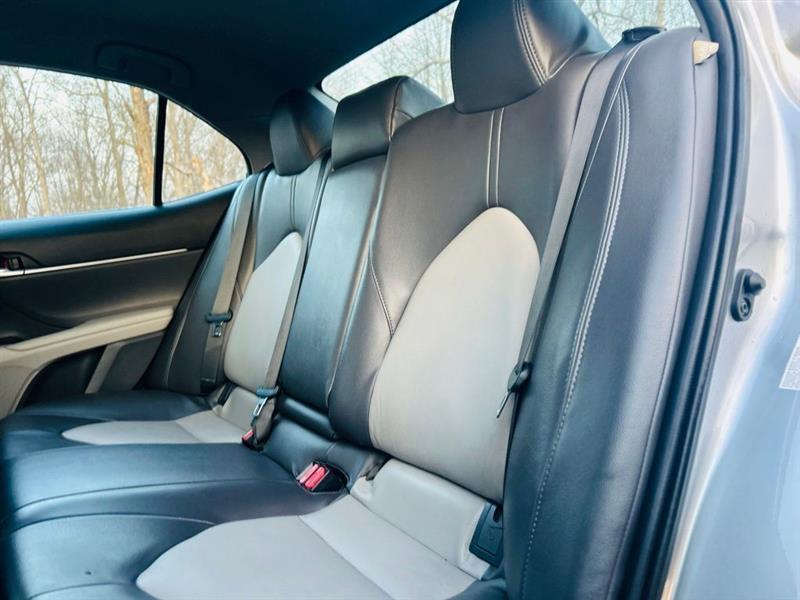 Toyota Camry LE Auto (Natl) 2019