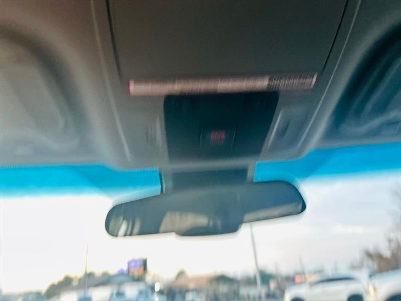 Toyota Camry LE Auto (Natl) 2019