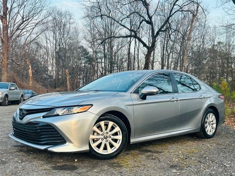 Toyota Camry LE Auto (Natl) 2019