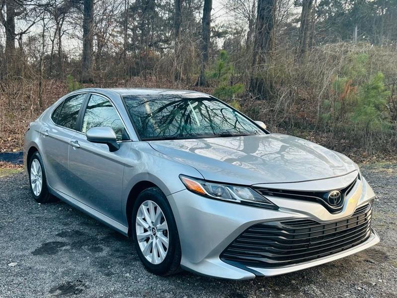 Toyota Camry LE Auto (Natl) 2019